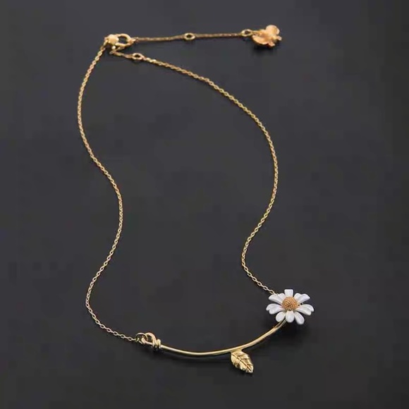 Kate Spade flower necklace - Picture 2 of 5